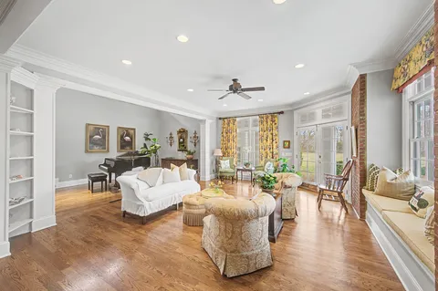 $3,438,000 | 402 Granny White Pike, Brentwood, TN 37027