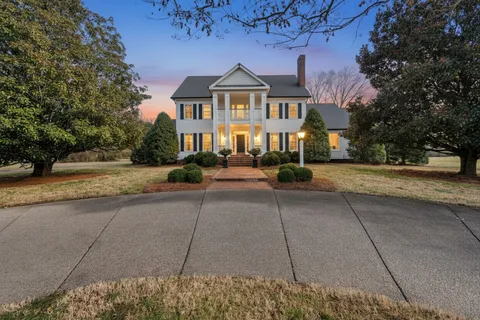 $3,438,000 | 402 Granny White Pike, Brentwood, TN 37027