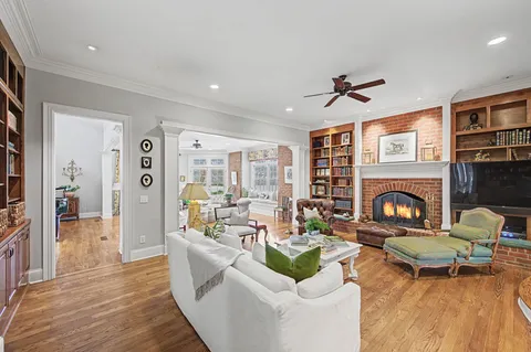 $3,438,000 | 402 Granny White Pike, Brentwood, TN 37027