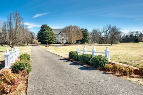 $3,438,000 | 402 Granny White Pike, Brentwood, TN 37027