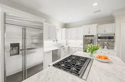 $3,438,000 | 402 Granny White Pike, Brentwood, TN 37027