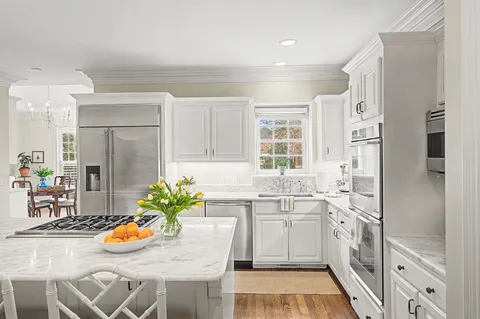 $3,438,000 | 402 Granny White Pike, Brentwood, TN 37027