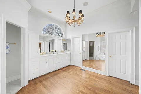 $3,438,000 | 402 Granny White Pike, Brentwood, TN 37027