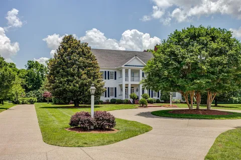 $3,438,000 | 402 Granny White Pike, Brentwood, TN 37027