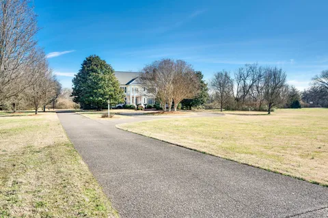 $3,438,000 | 402 Granny White Pike, Brentwood, TN 37027