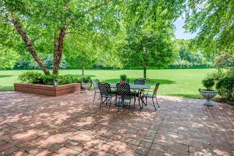 $3,438,000 | 402 Granny White Pike, Brentwood, TN 37027