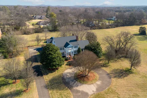 $3,438,000 | 402 Granny White Pike, Brentwood, TN 37027
