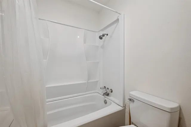 $1,350 | 10555 Turtlewood Court, Unit 511, Houston, TX 77072