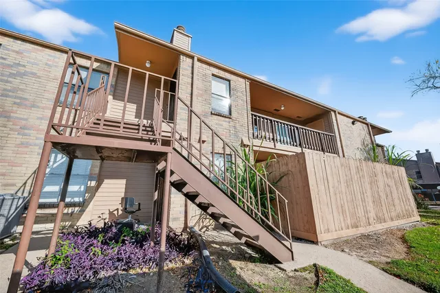 $1,350 | 10555 Turtlewood Court, Unit 511, Houston, TX 77072