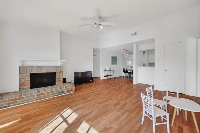 $1,350 | 10555 Turtlewood Court, Unit 511, Houston, TX 77072