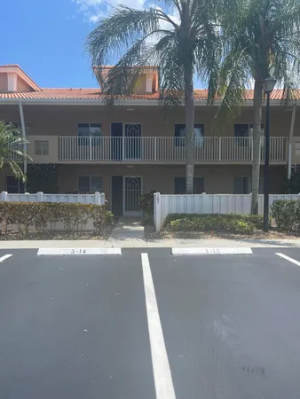 $2,900 | 5952 Regal Glen Drive, Unit 103, Boynton Beach, FL 33437