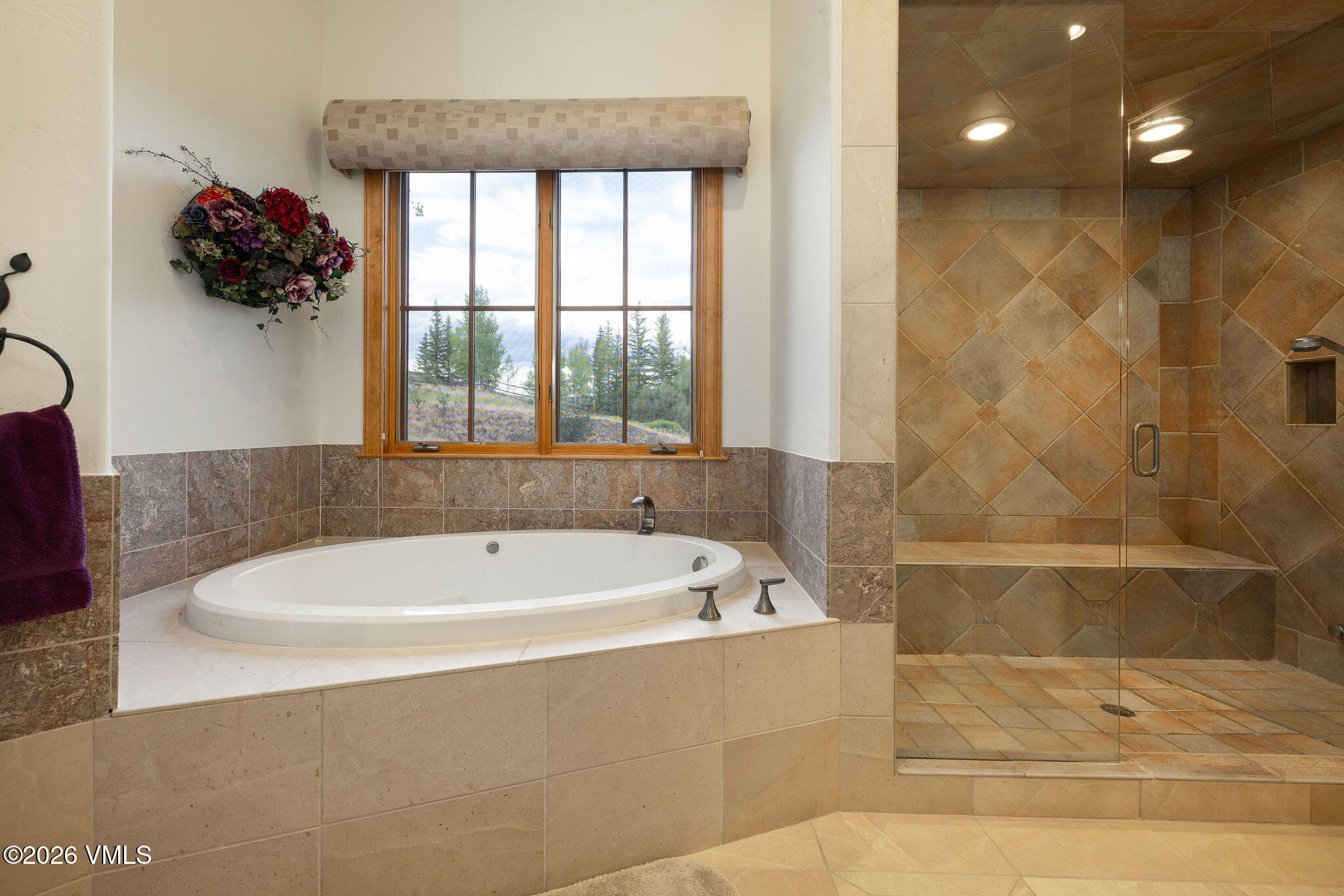 440 Redtail Ridge Edwards, CO 81632 - Photo 15 of 27 2606_440_red_tail_ridge_interior_primary