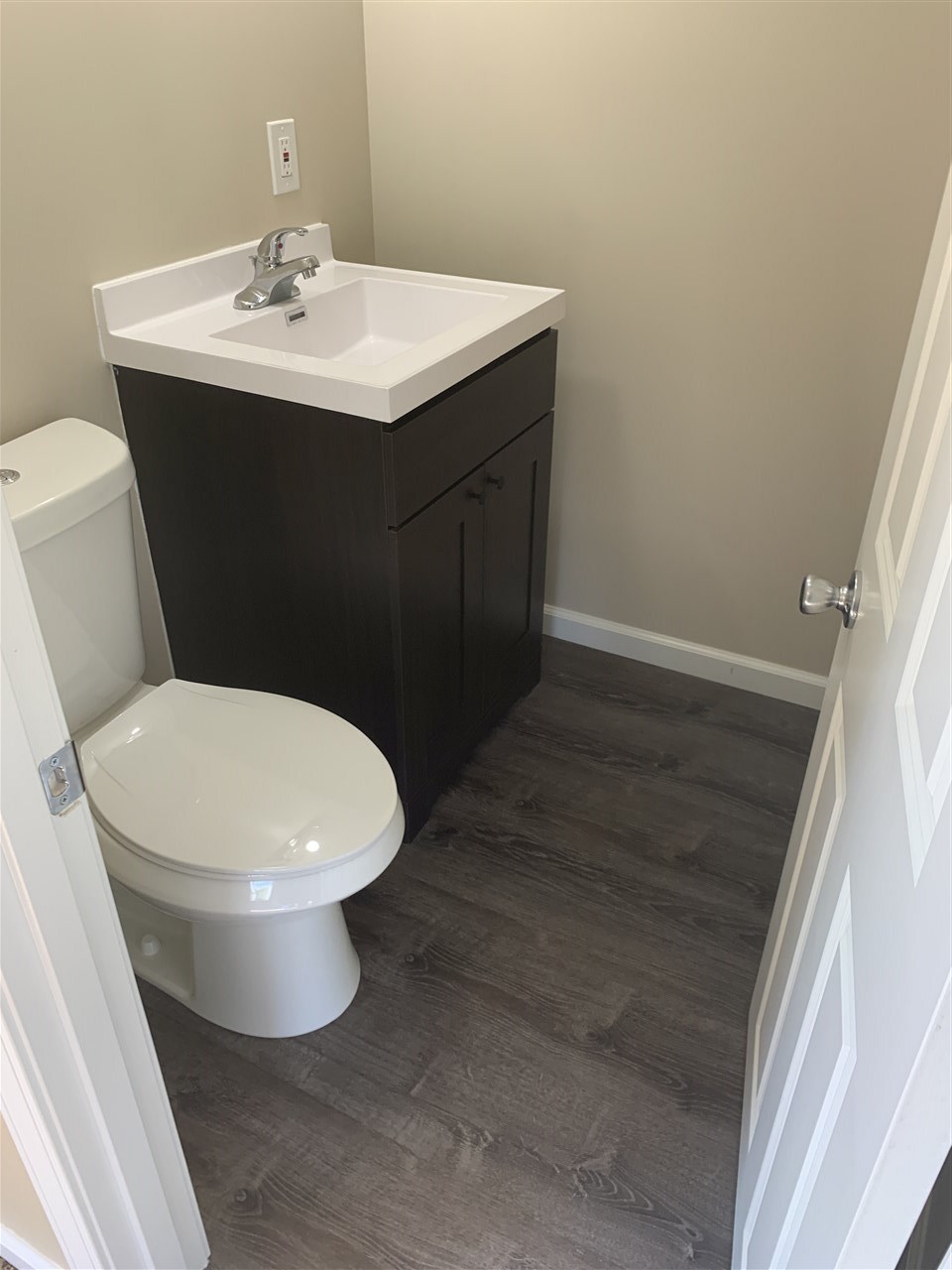 2133 East Judd Road Burton, MI 48529 - Photo 30 of 35 31392578-29.JPG
