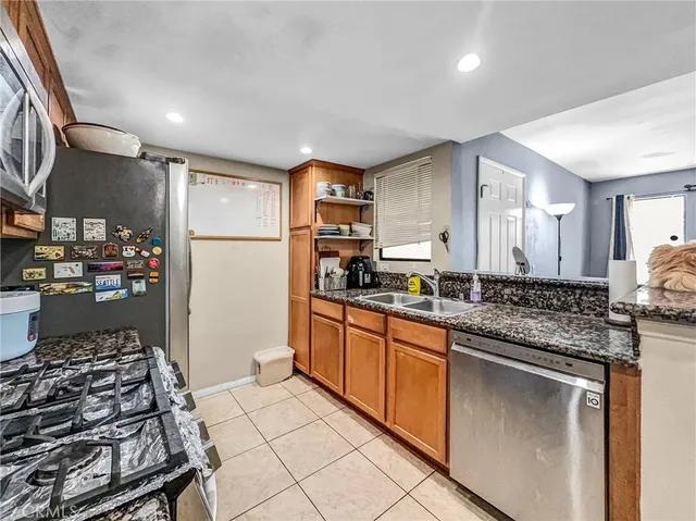 $325,000 | 1315 Massachusetts Avenue, Unit 204, Riverside, CA 92507