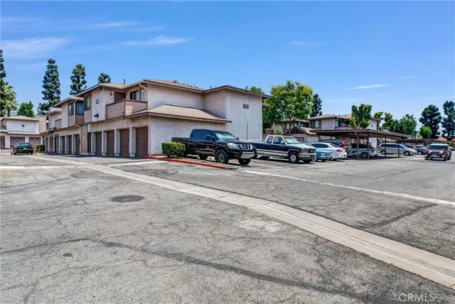 $325,000 | 1315 Massachusetts Avenue, Unit 204, Riverside, CA 92507