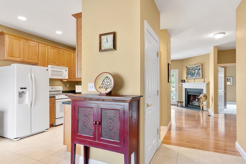 24 Highland Road, Unit 24 Westford, MA 01886 - Photo 4 of 42