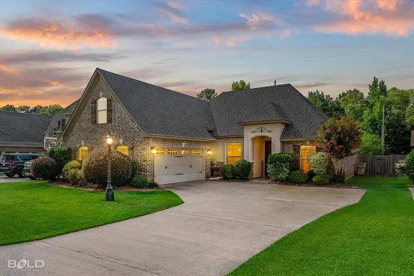 $329,900 | 500 Dogwood S Lane, Haughton, LA 71037