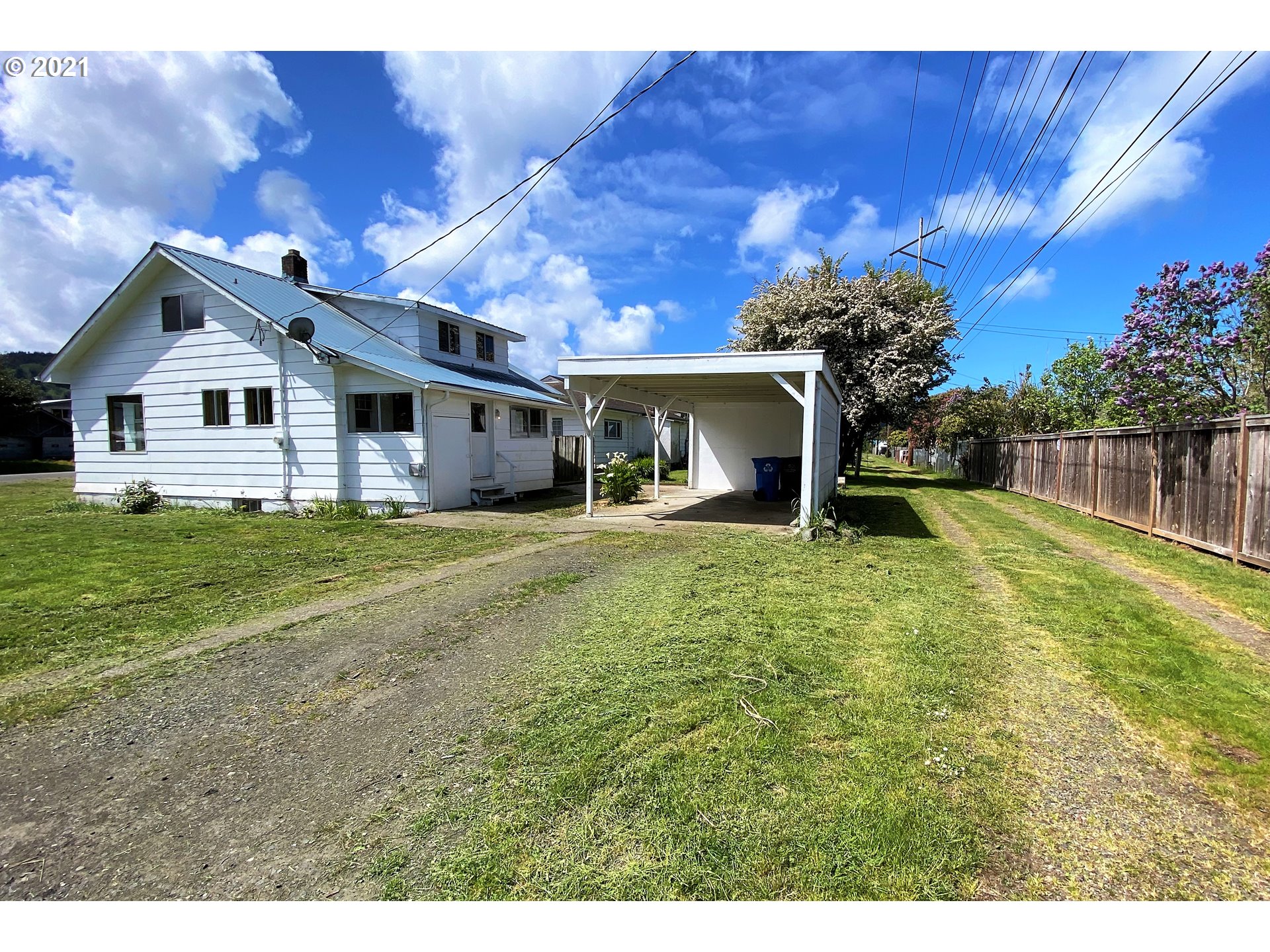1807 Fir Avenue Reedsport, OR 97467 - Photo 2 of 25 Gallery Image 2