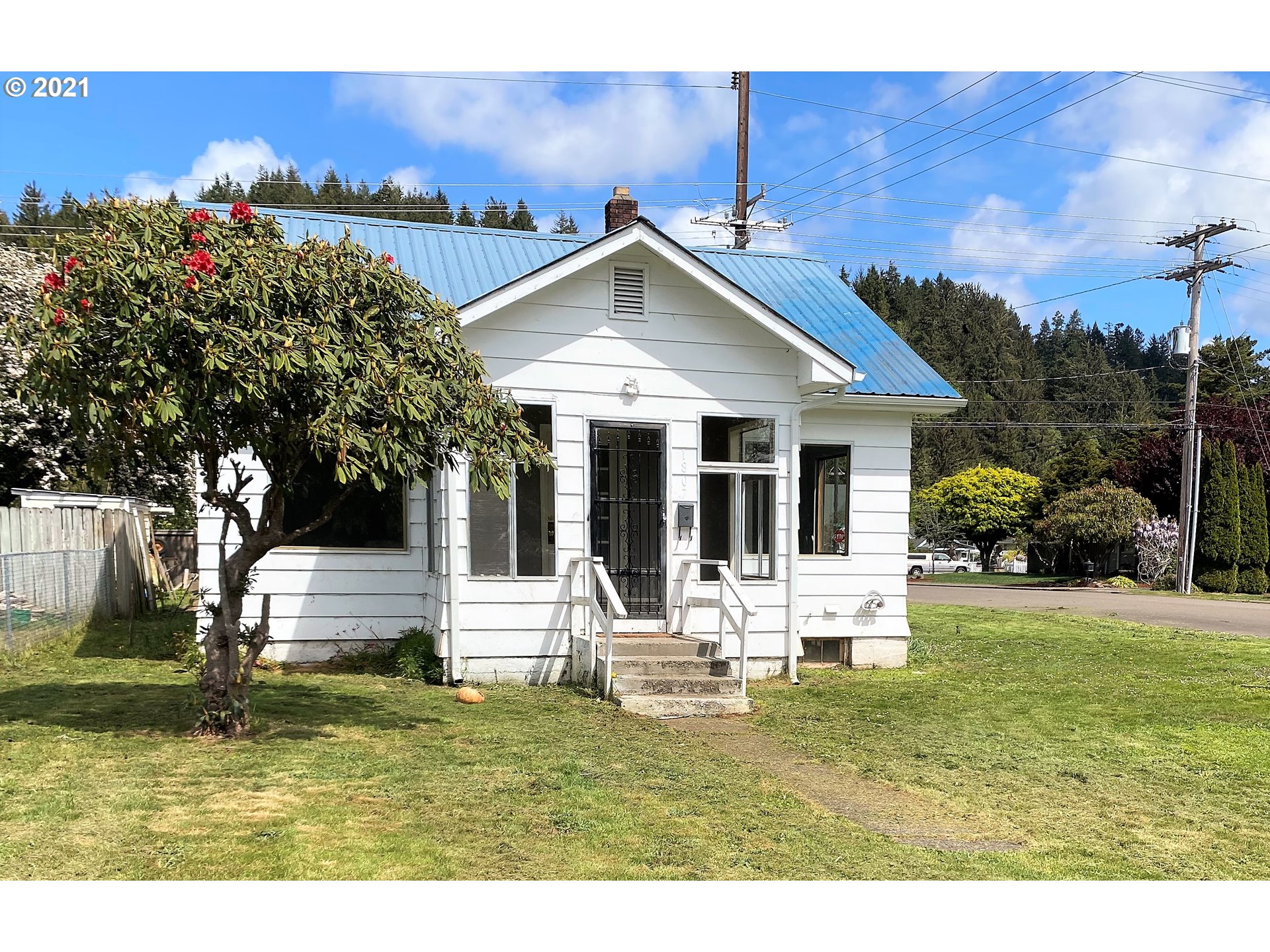 1807 Fir Avenue Reedsport, OR 97467 - Photo 5 of 25 Gallery Image 5