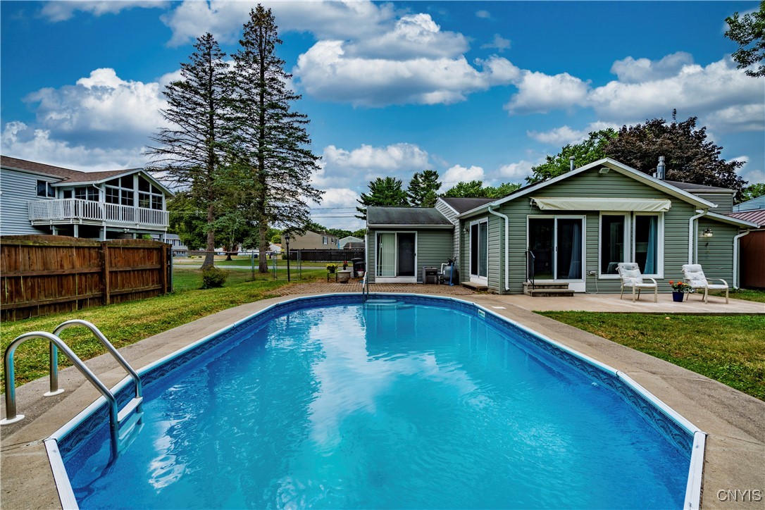 5039 Briarledge Road Syracuse, NY 13212 - Photo 15 of 43 inground pool!