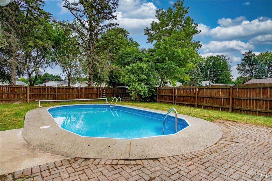 5039 Briarledge Road Syracuse, NY 13212 - Photo 17 of 43