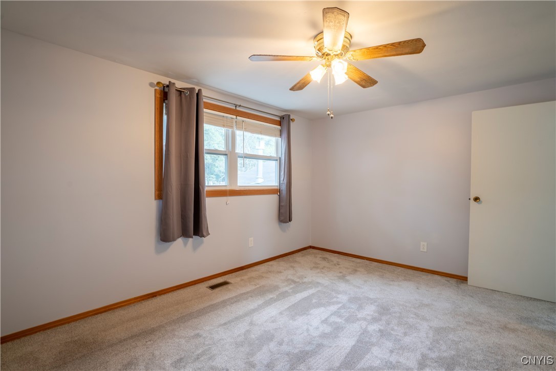 5039 Briarledge Road Syracuse, NY 13212 - Photo 22 of 43