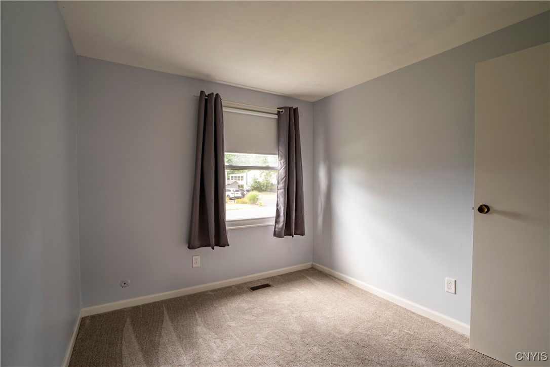 5039 Briarledge Road Syracuse, NY 13212 - Photo 29 of 43