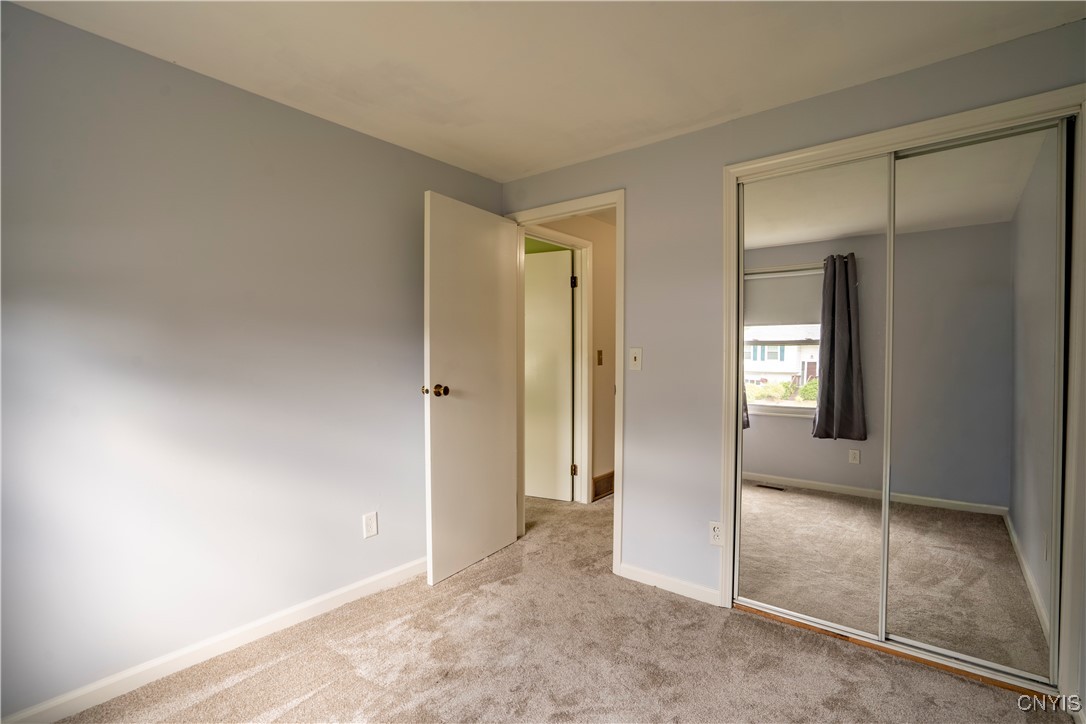 5039 Briarledge Road Syracuse, NY 13212 - Photo 31 of 43