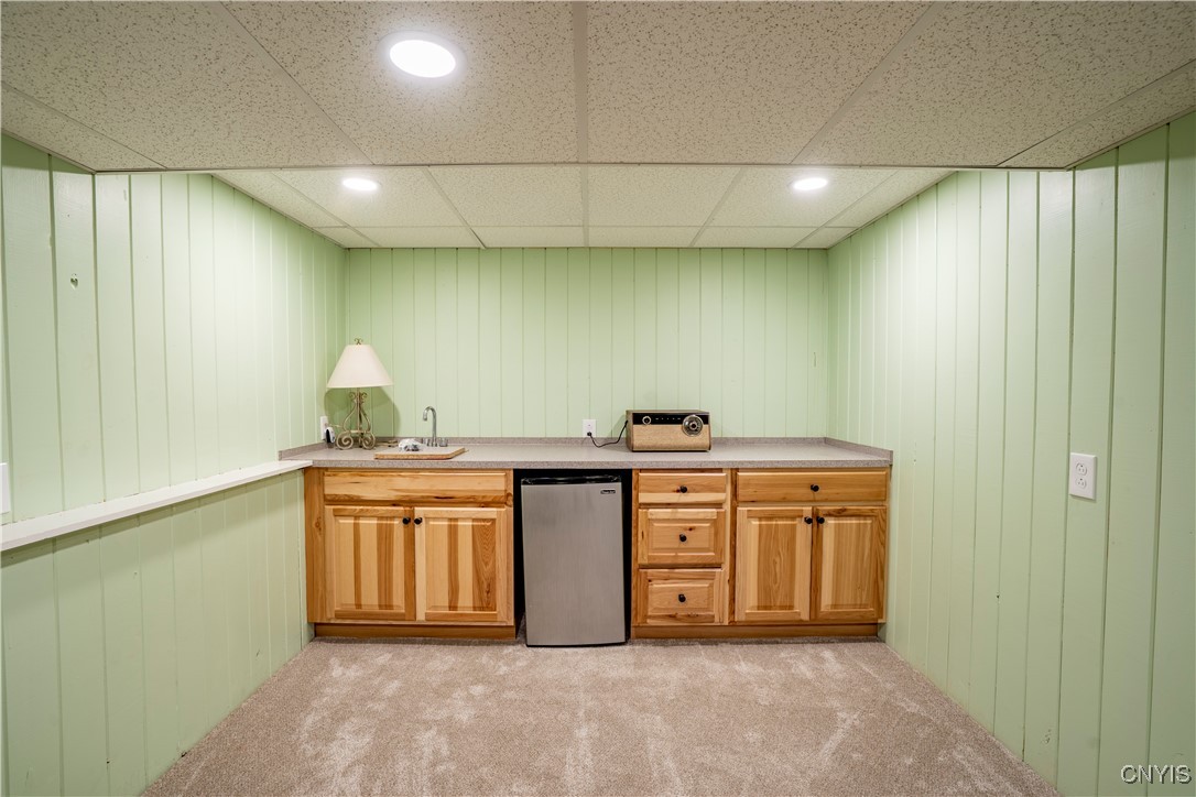 5039 Briarledge Road Syracuse, NY 13212 - Photo 35 of 43 wet bar