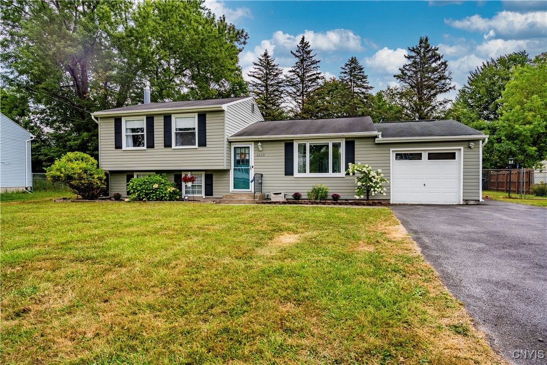 5039 Briarledge Road Syracuse, NY 13212 - Photo 42 of 43