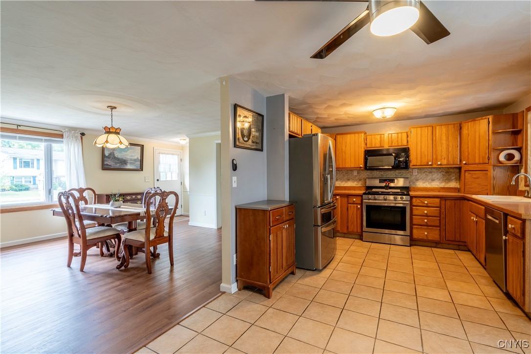 5039 Briarledge Road Syracuse, NY 13212 - Photo 7 of 43