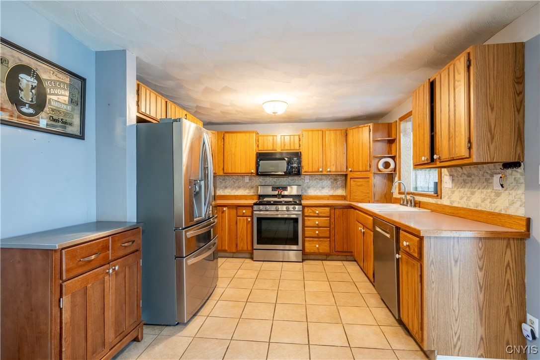 5039 Briarledge Road Syracuse, NY 13212 - Photo 8 of 43