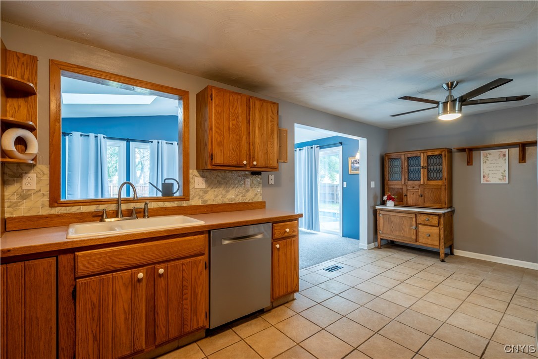 5039 Briarledge Road Syracuse, NY 13212 - Photo 10 of 43