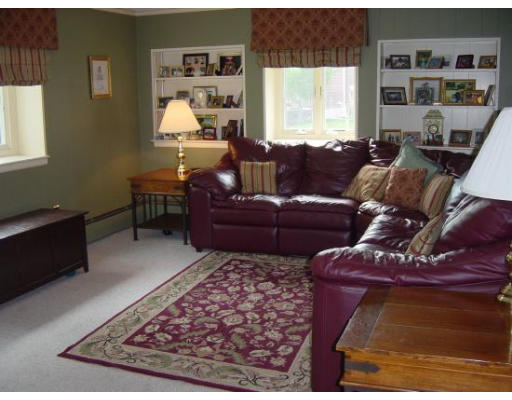84 Spring Valley Road Belmont, MA 02478 - Photo 5 of 7