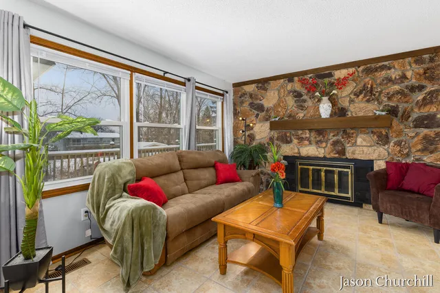 $367,400 | 2781 Bluewater Lane Southwest, Grandville, MI 49418