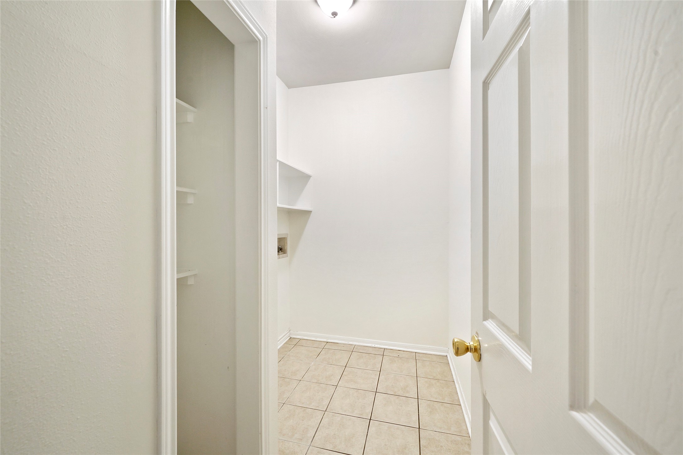 5502 Finch Street, Unit B Houston, TX 77028 - Photo 18 of 37 a view of bathroom