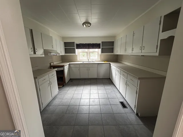 $2,100 | 270 South Myrtle Street, Wrightsville, GA 31096