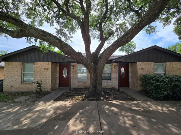 $270,000 | 1204-1206 Georgia Street, College Station, TX 77840