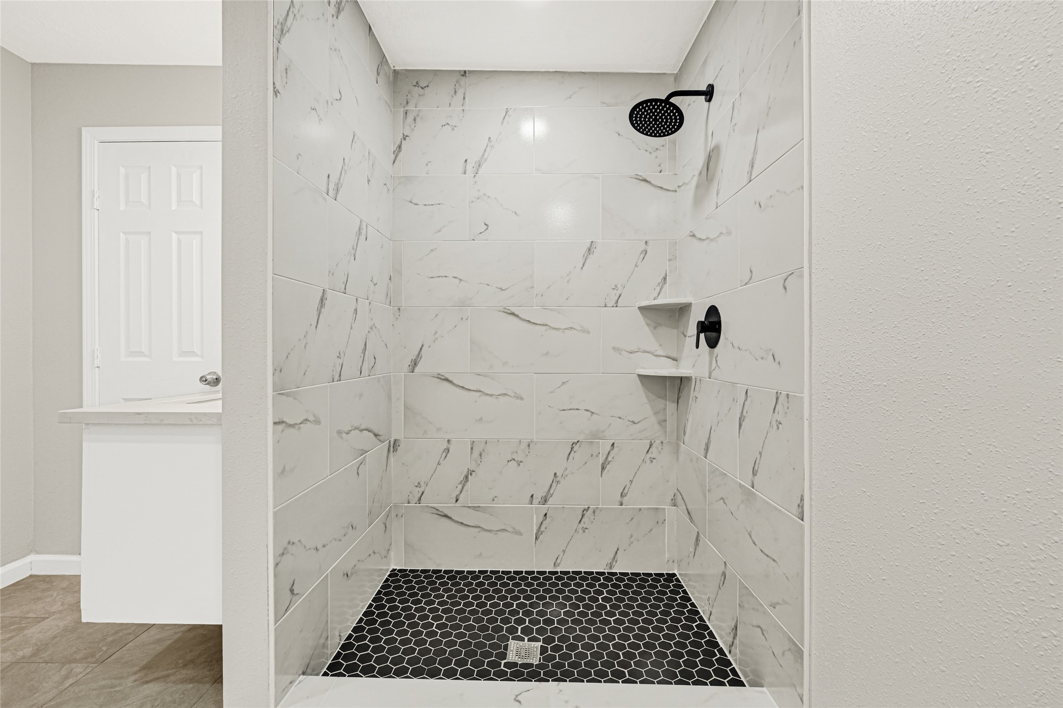 2207 Raymond Street Pasadena, TX 77506 - Photo 18 of 21 a bathroom with a shower