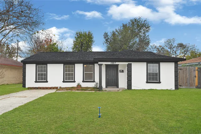 $220,000 | 2207 Raymond Street, Pasadena, TX 77506