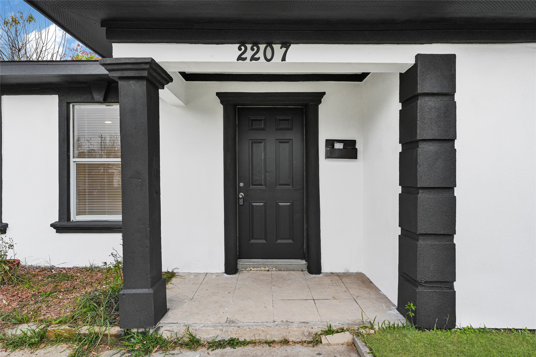 2207 Raymond Street Pasadena, TX 77506 - Photo 3 of 21 a view of entrance