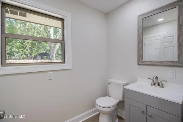 $469,999 | 306 Westview Drive, Biloxi, MS 39531
