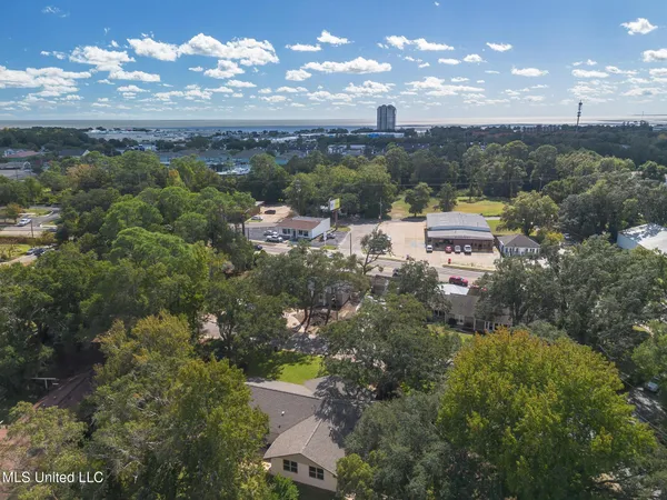 $469,999 | 306 Westview Drive, Biloxi, MS 39531