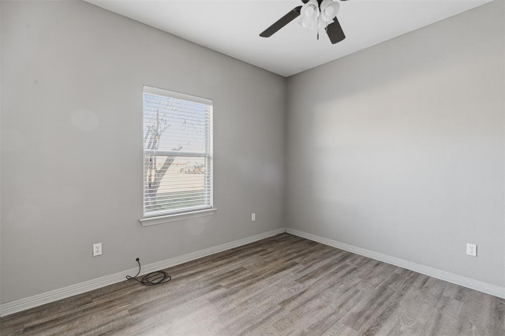 101 Capps Street, Unit D Rio Vista, TX 76093 - Photo 18 of 26