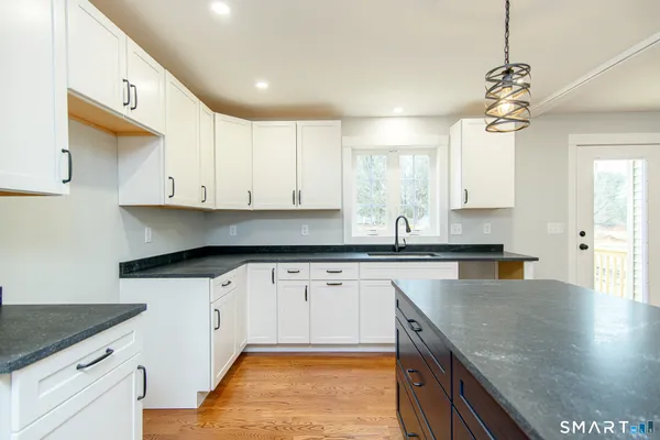 $579,900 | 4 Bluebird Lane, Dayville, CT 06241