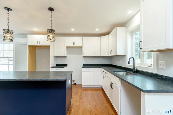 $579,900 | 4 Bluebird Lane, Dayville, CT 06241