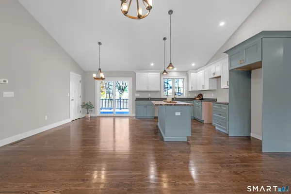 $579,900 | 4 Bluebird Lane, Dayville, CT 06241