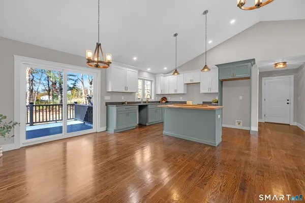 $579,900 | 4 Bluebird Lane, Dayville, CT 06241