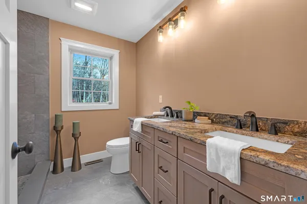 $579,900 | 4 Bluebird Lane, Dayville, CT 06241