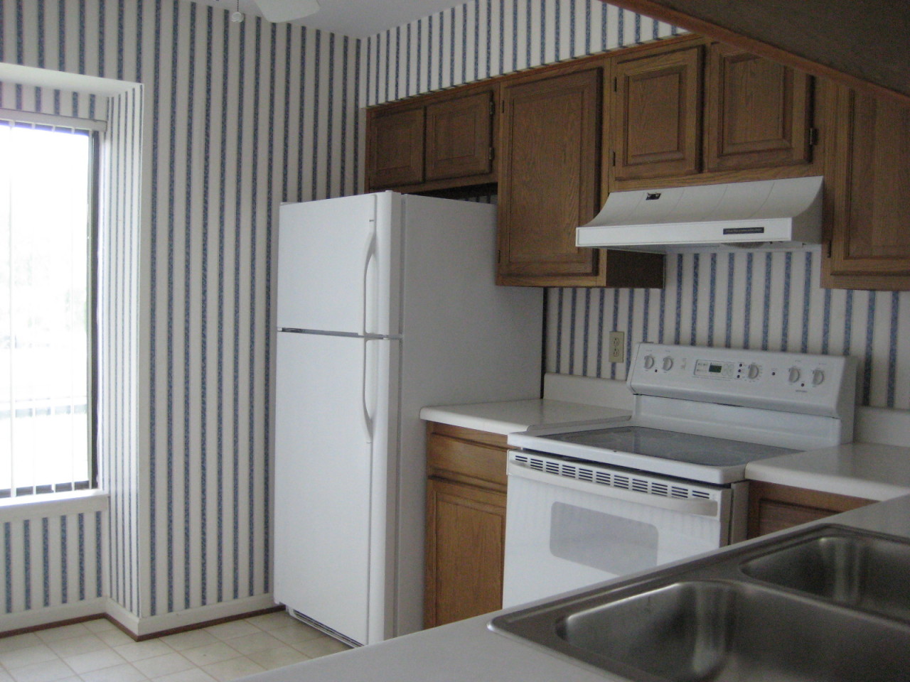 2441 South Clearing Road Salem, VA 24153 - Photo 6 of 13 Kitchen2